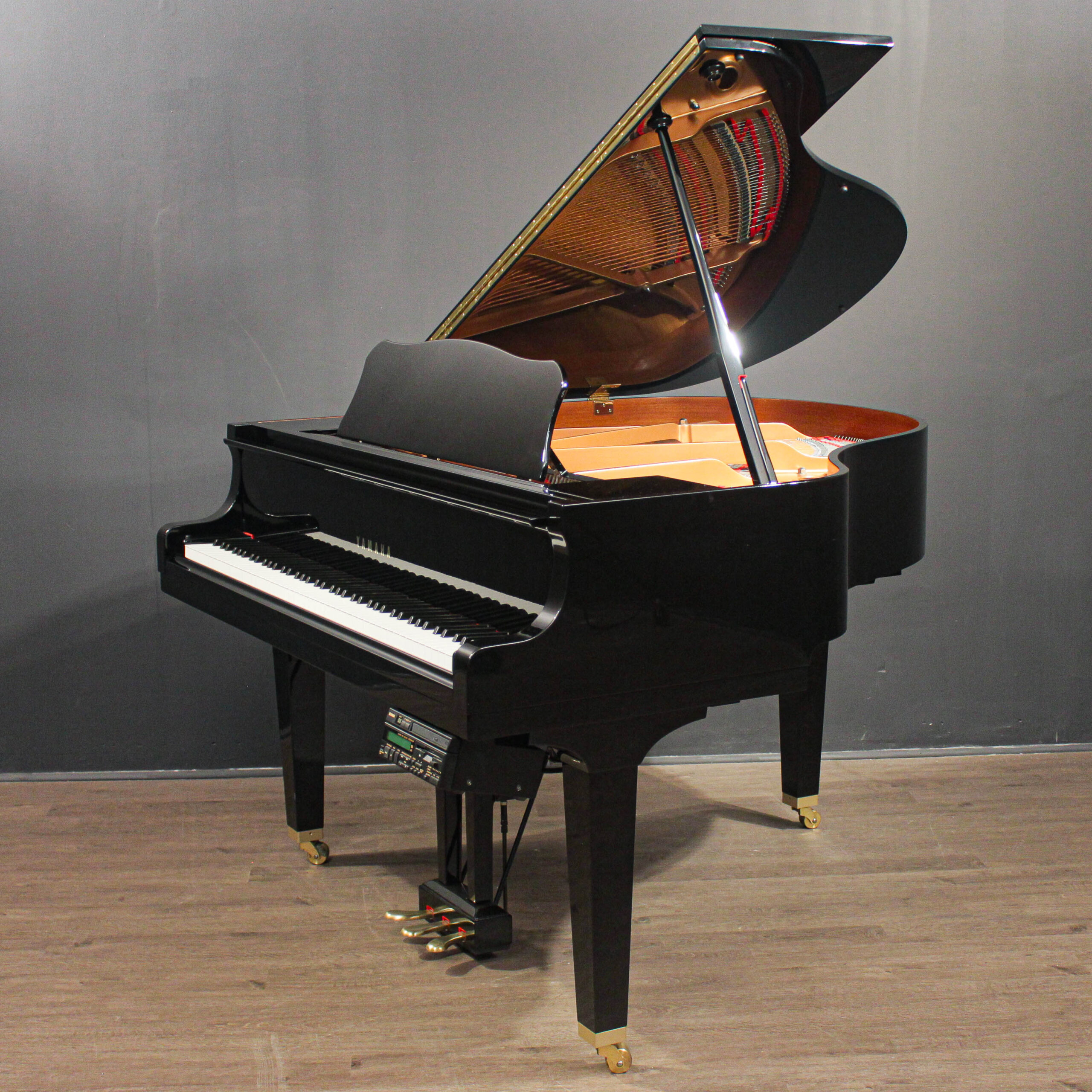 
Discover The Beauty And Elegance of a Yamaha Rosewood Pianos