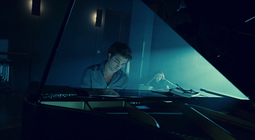 does robert Pattinson play the piano