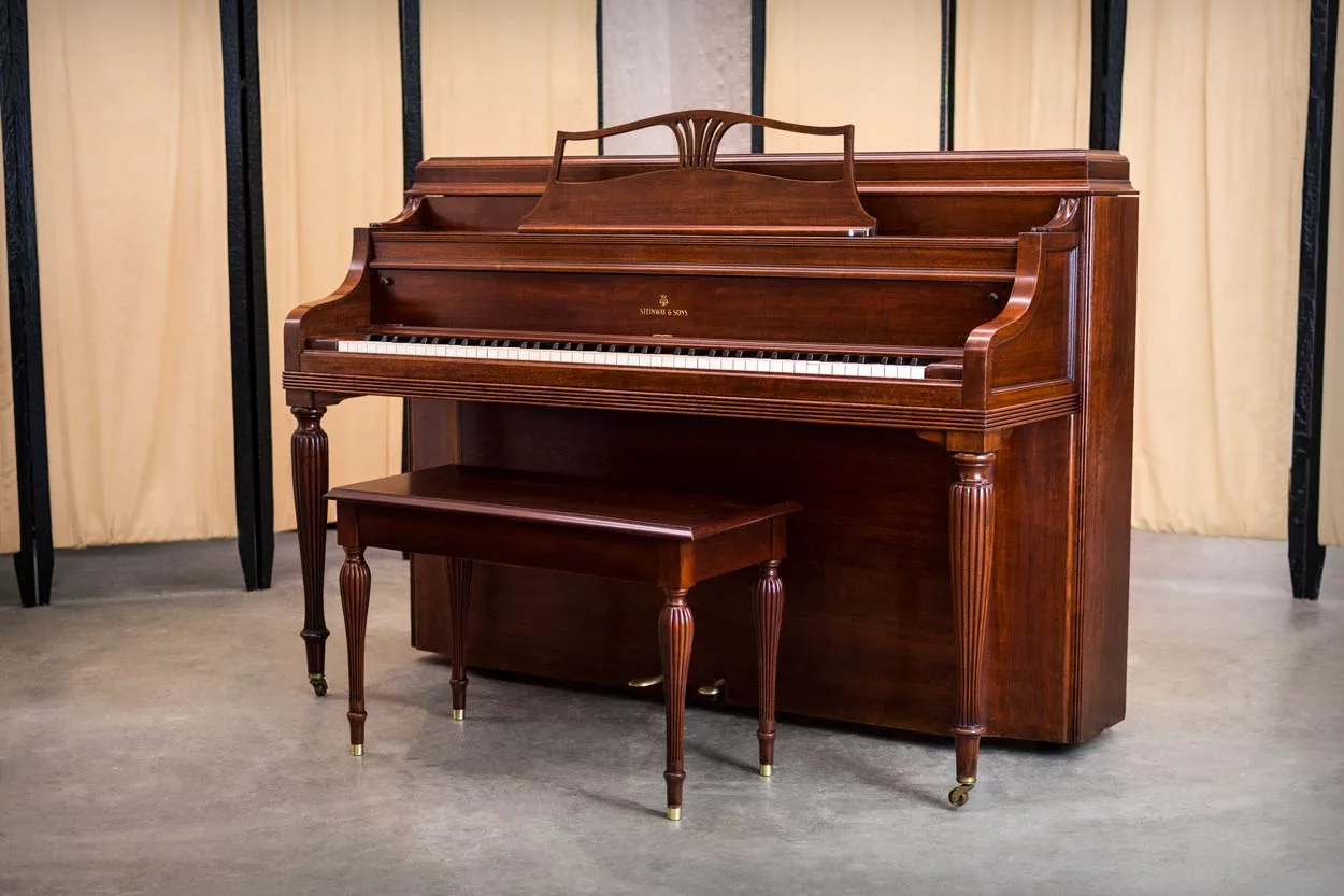 Console Upright Piano