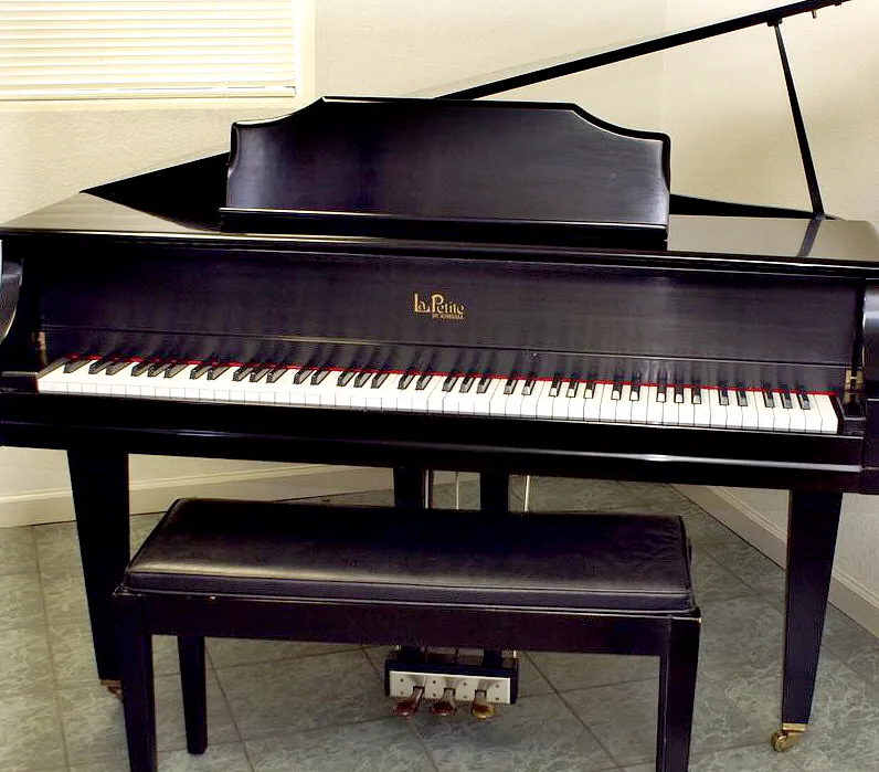 Kimball La Petite Baby Grand Piano