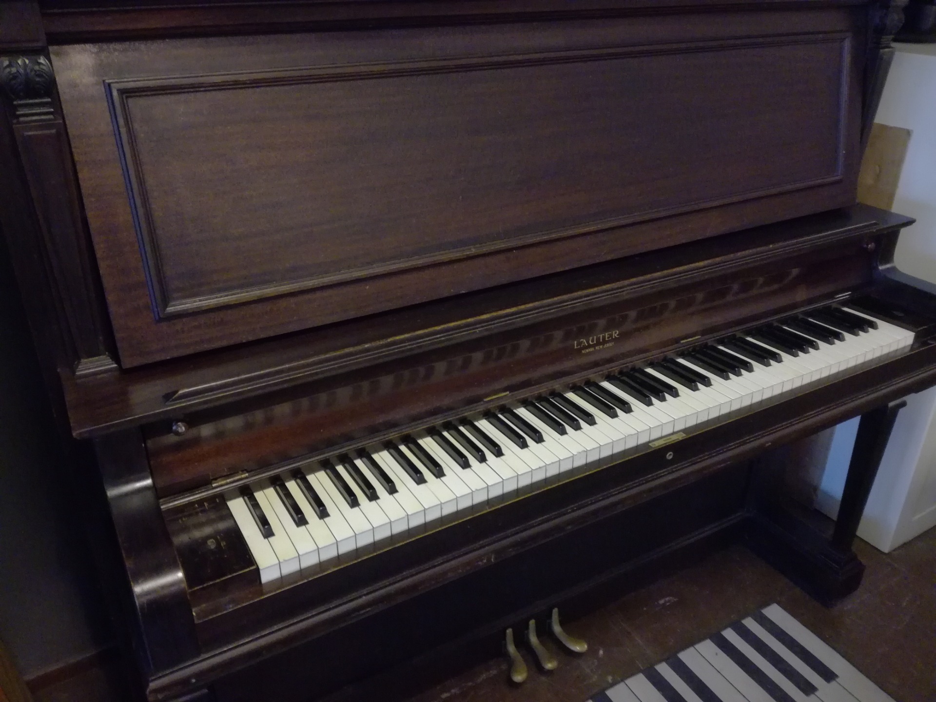 Are Lauter Pianos Good?