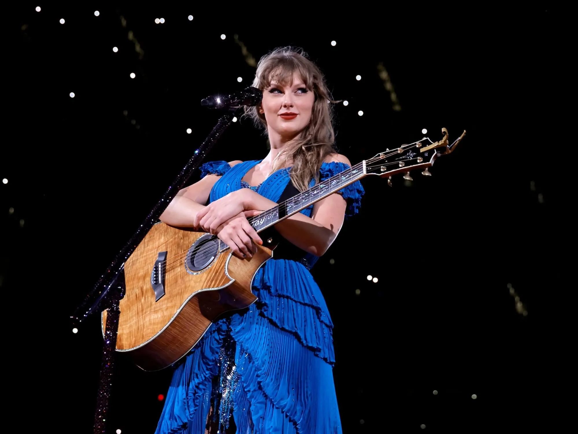 What Guitar Does Taylor Swift Use?