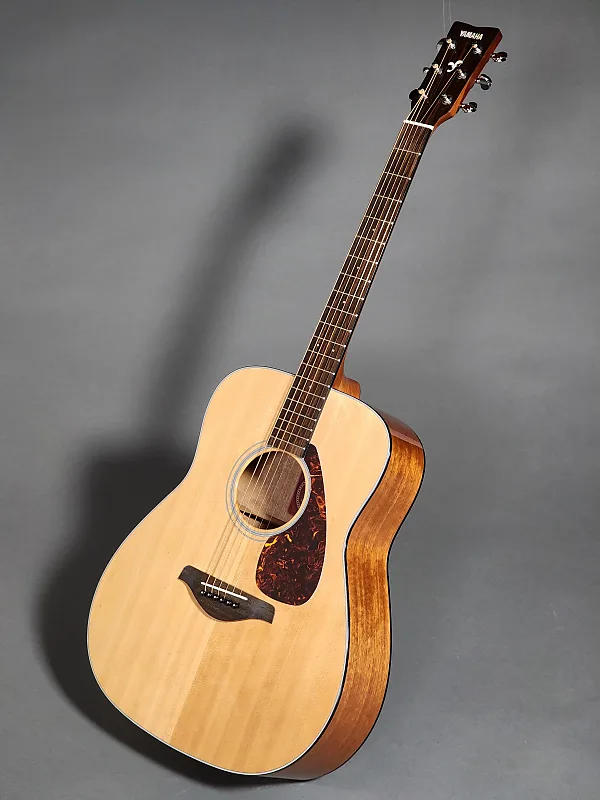 Yamaha 700S Guitar