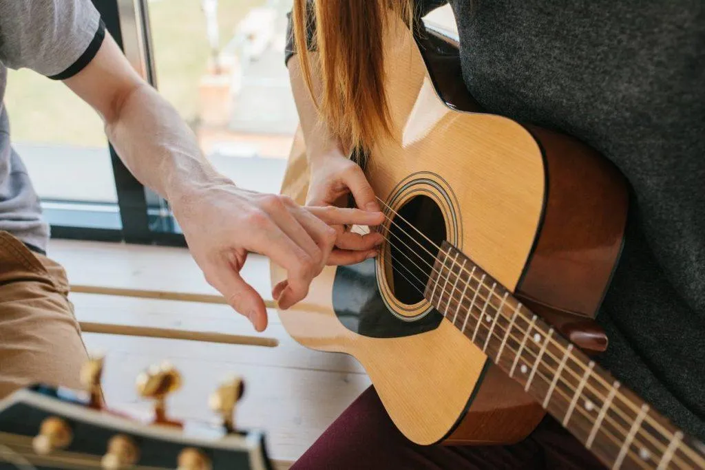 How Much Should An Hour Of Guitar Lessons Cost?