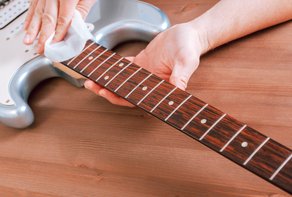 How to polish guitar frets