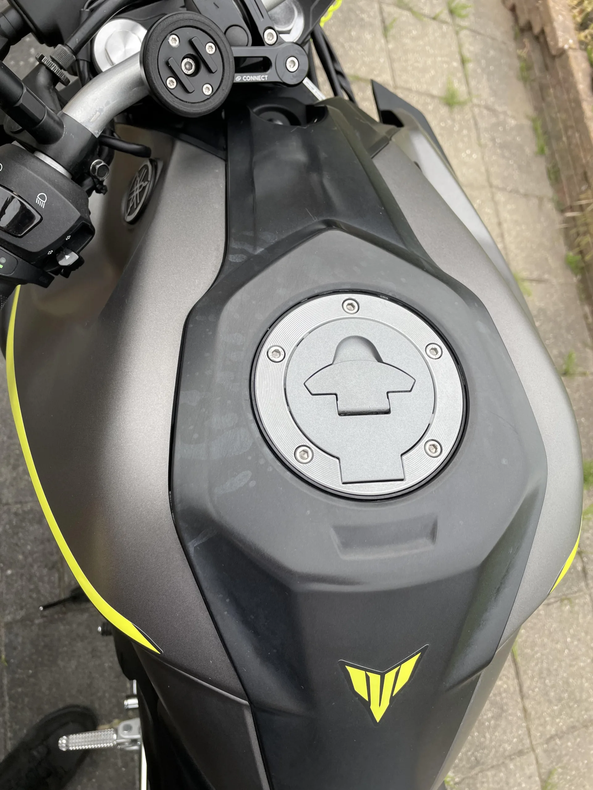 How to Clean a Motorcycle Gas Tank