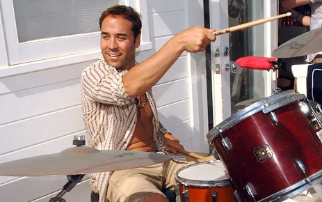 Does Jeremy Piven Play the Drums?