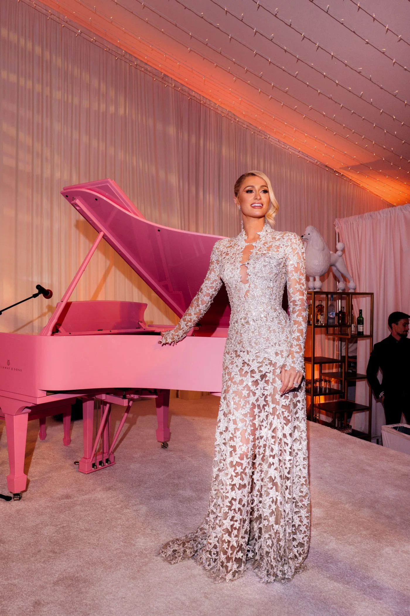 Does Paris Hilton Play Piano?