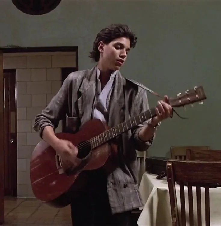 Did Ralph Macchio play guitar in crossroads?