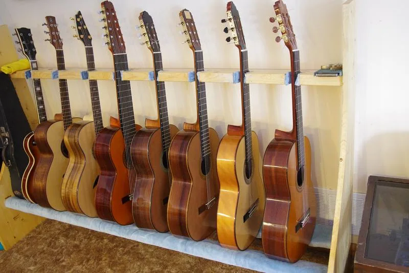 How to store a guitar