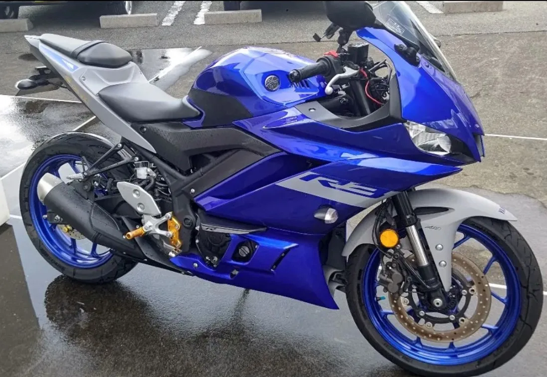 How fast is the Yamaha R3?