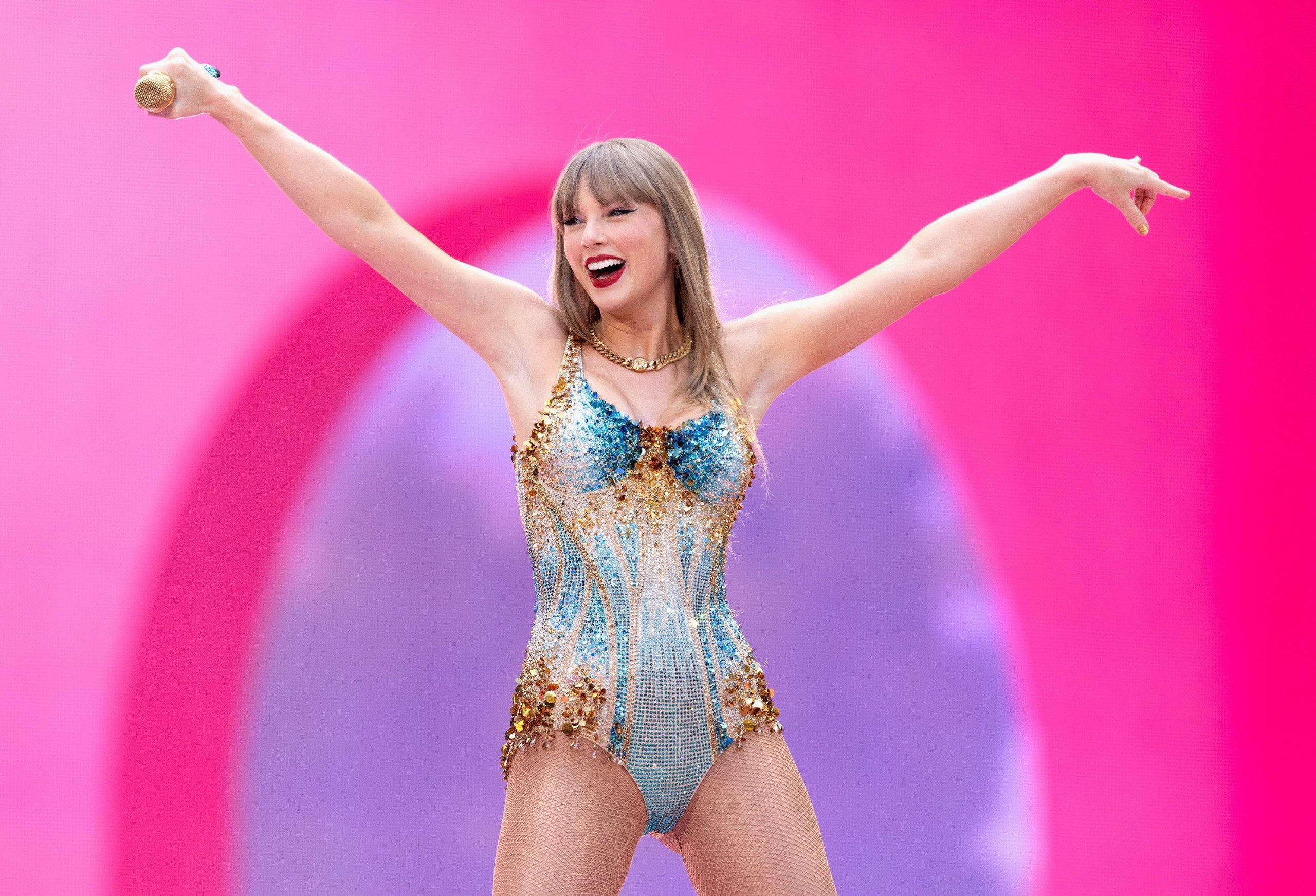 7 Ways Taylor Swift's '1989' Primed Her For World Domination | GRAMMY.com