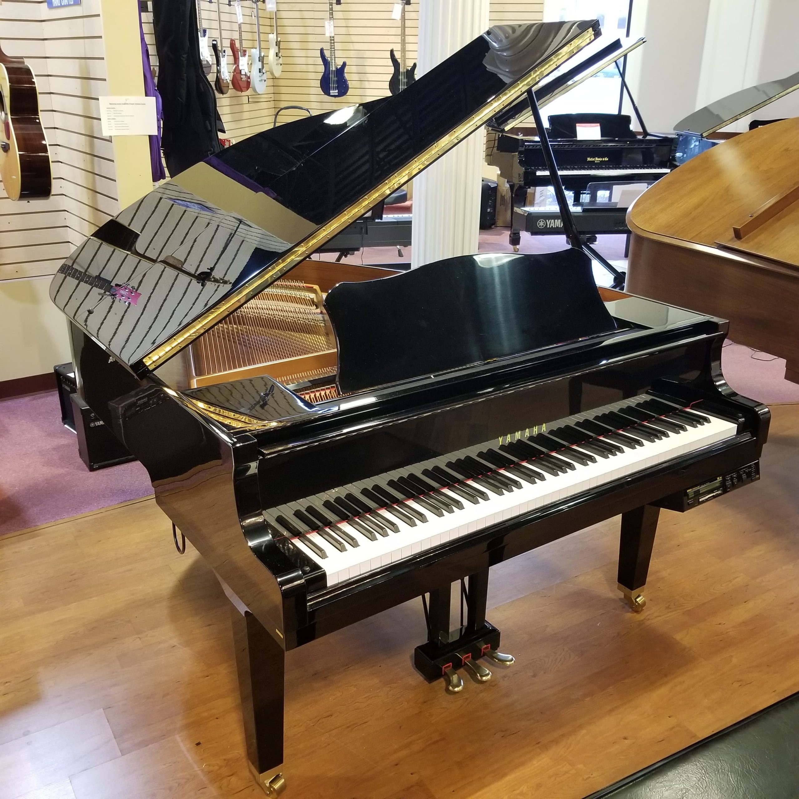 Swiftie Piano Duets: Why Yamaha's Self-Playing Disklavier Is Perfect for Fans