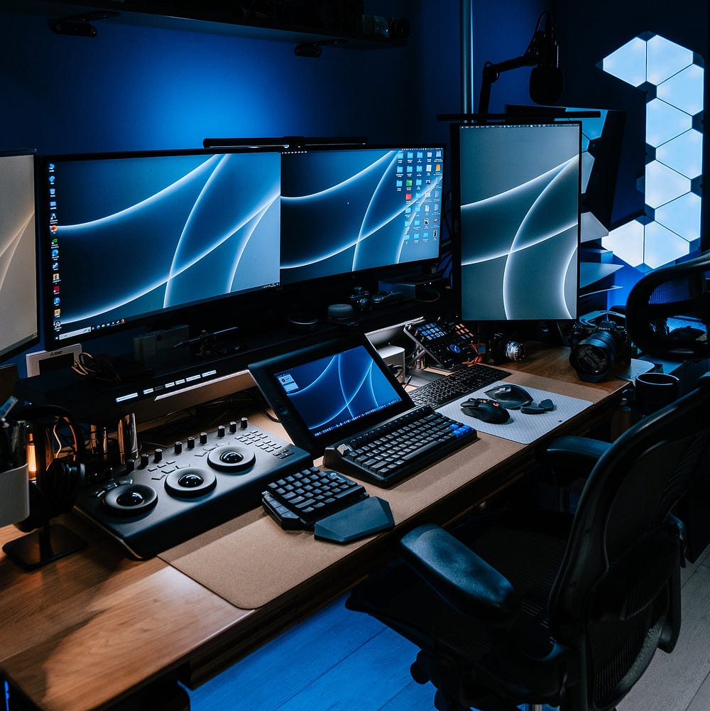 Episode 010 — High-end Desk Setup From a Professional Photographer, China | by Hexcal | Medium