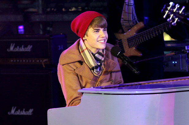 Piano Stores Closing As Fewer Kids Taking Up Instrument