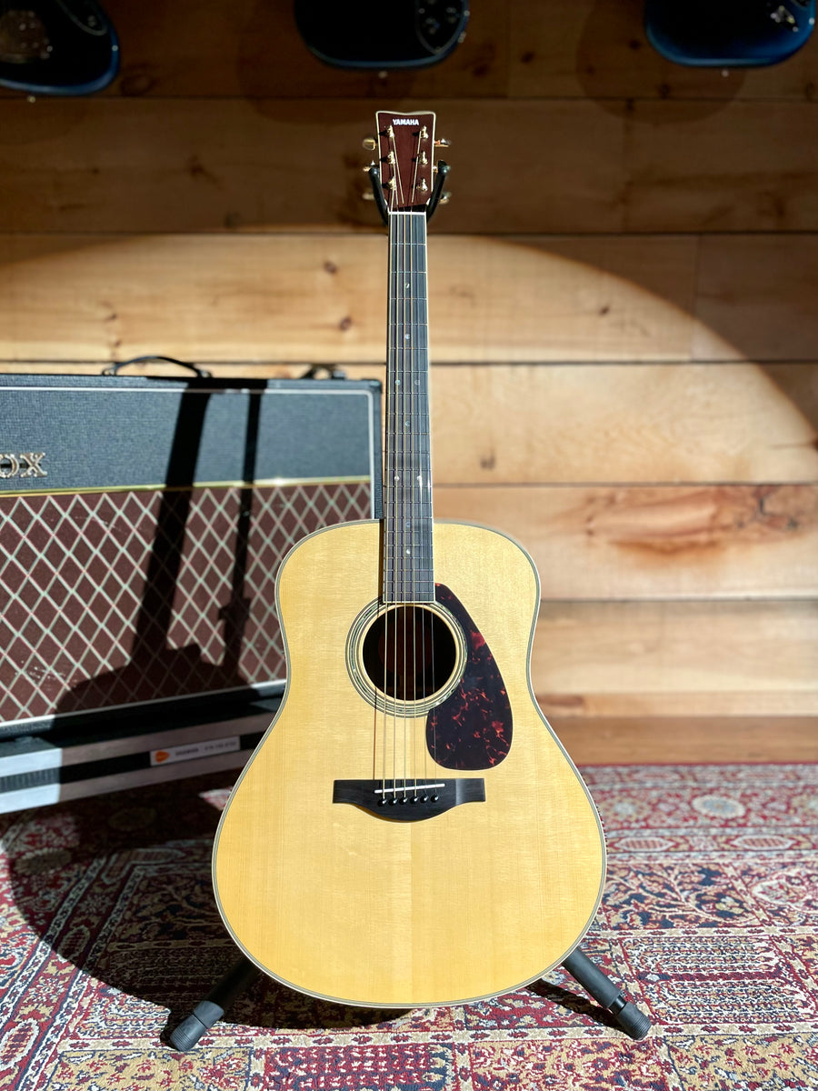 Yamaha LL16 ARE Dreadnought, Natural – Sherwood