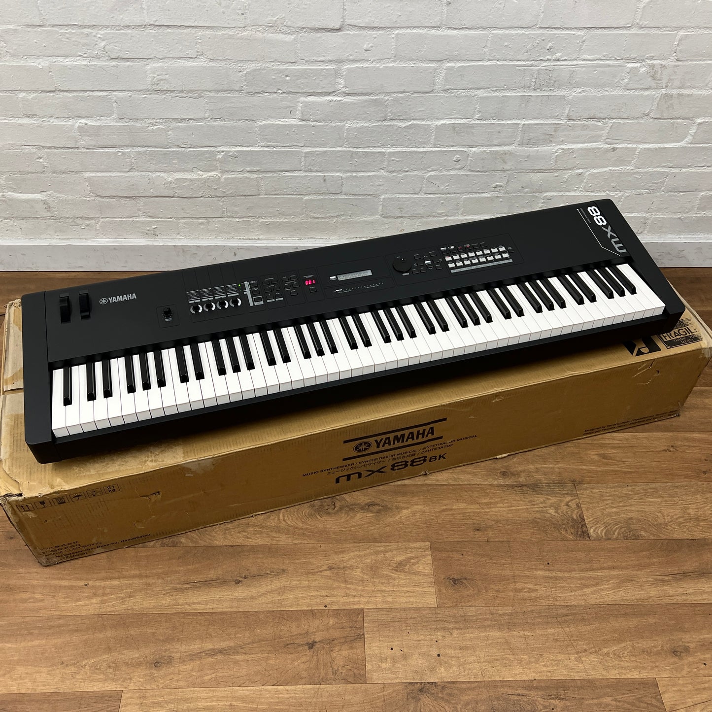 Yamaha MX88 88 Note Synthesizer Keyboard; Black: Serial No: BBDM01002 |  Second Hand | Bonners Music