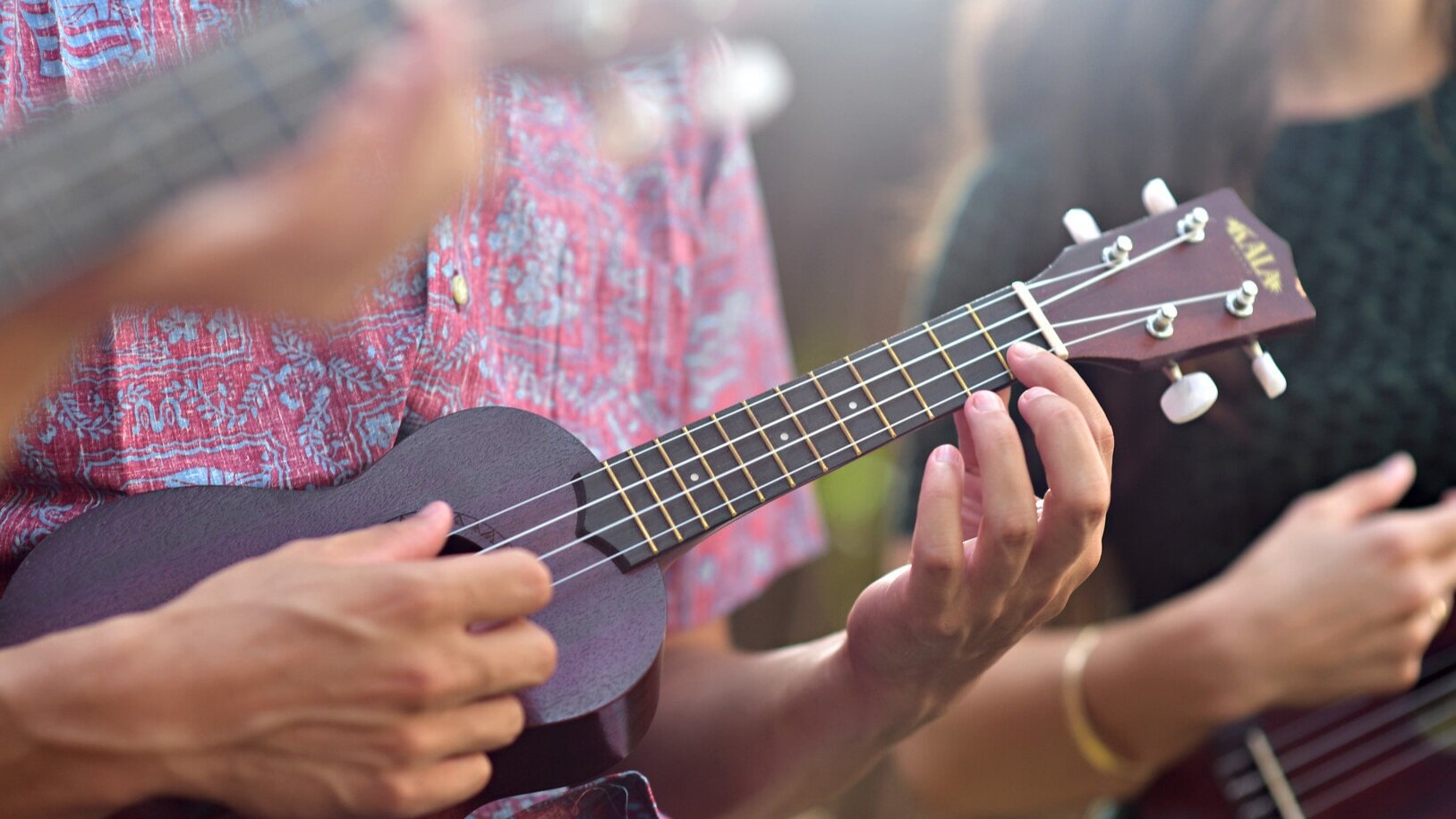 UKULELE LESSONS — Royal Hawaiian Center
