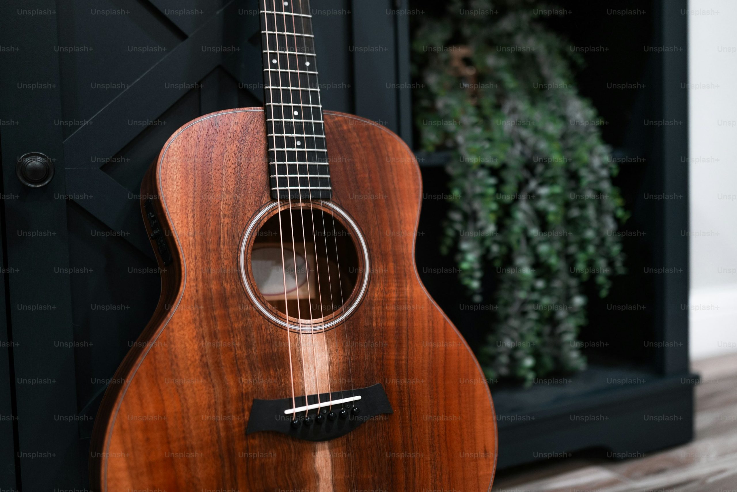 Does Justin Bieber Play The Guitar?