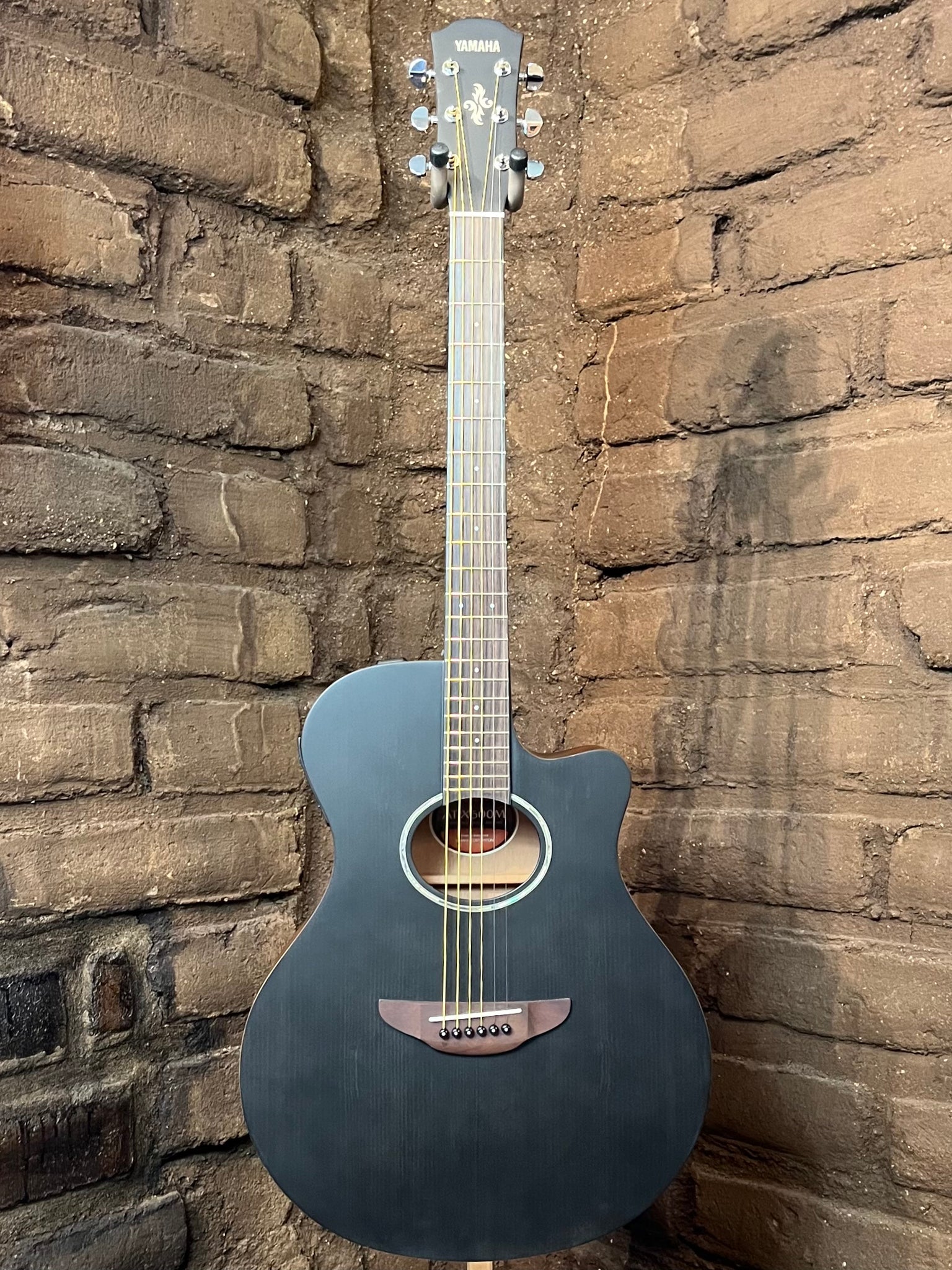 Yamaha APX600 - Black (New)| Black Mountain Guitar Co