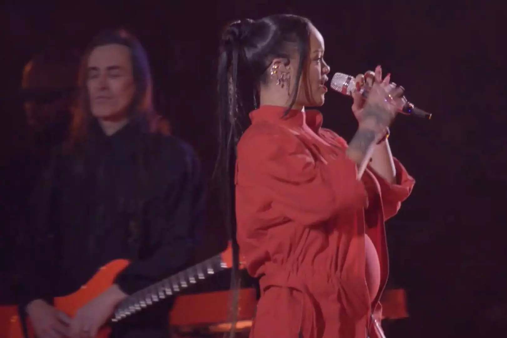 Extreme Guitarist Nuno Bettencourt Rocks Super Bowl With Rihanna