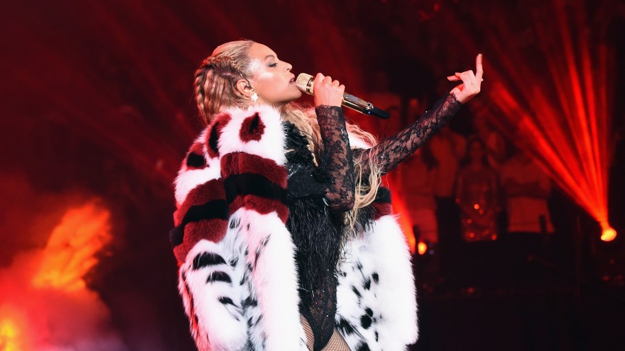 MTV VMAs: Watch Beyonce's Epic, Soulful 'Lemonade' Medley