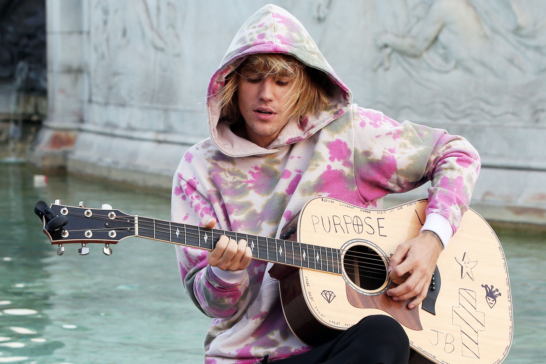 Justin Bieber Shares Acoustic Version of 'Intentions'