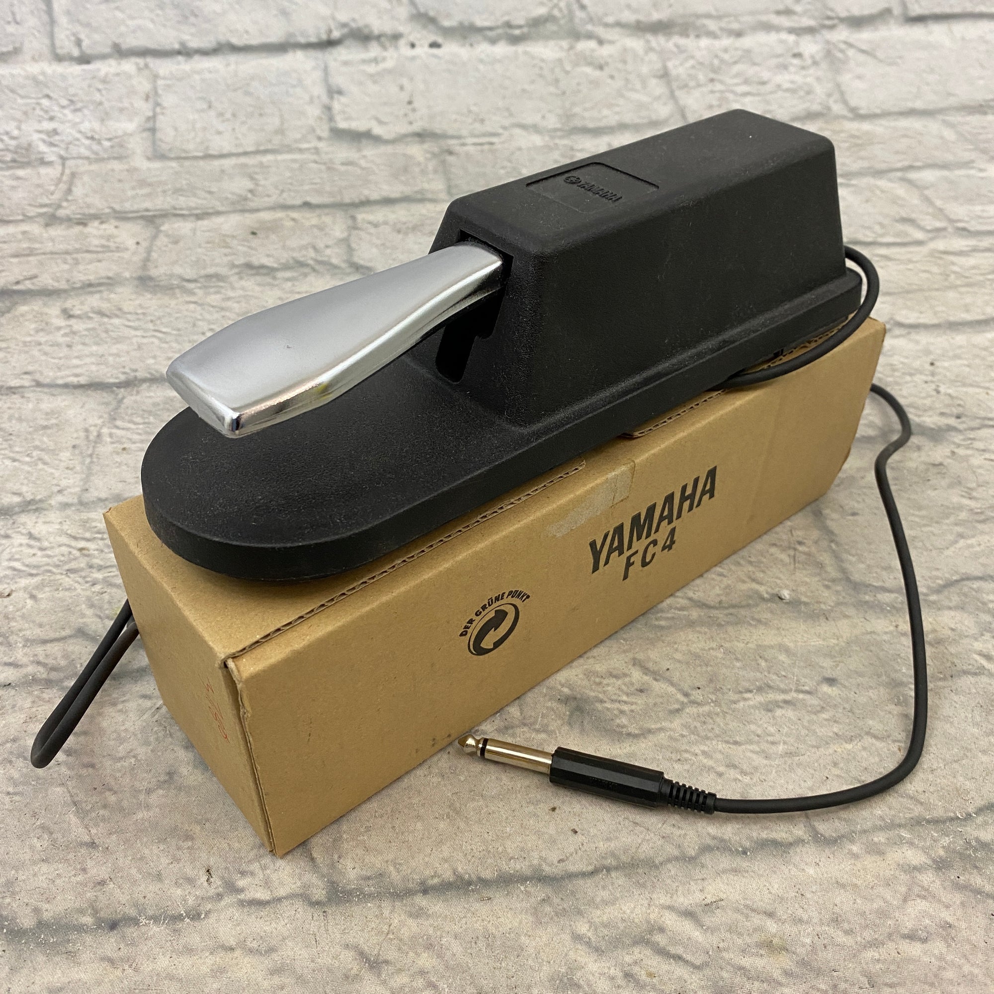 Yamaha FC-4 Sustain Pedal for Keyboard - Evolution Music