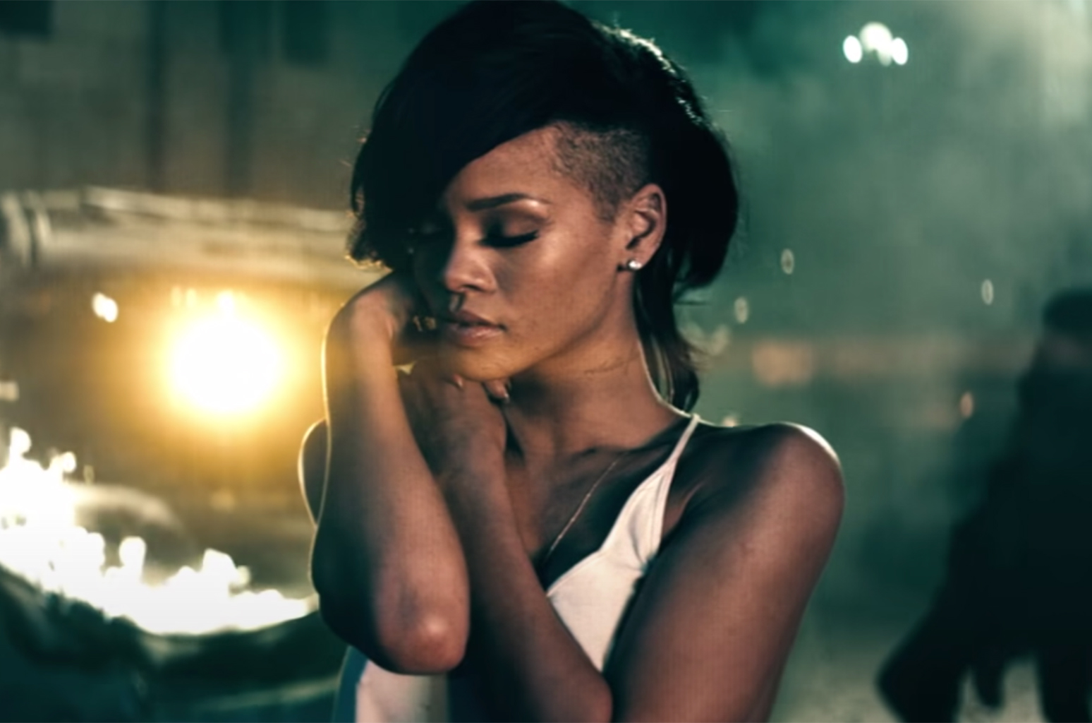 Rihanna's 'Diamonds' Earns RIAA Diamond Certification