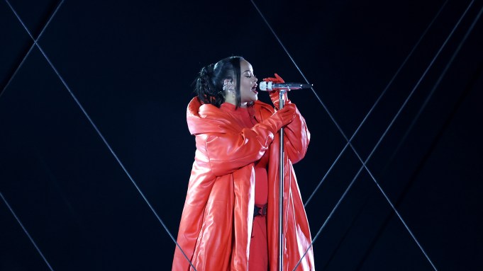 Rihanna Soars In Super Bowl Halftime Show; Reveals New Baby Bump - Review