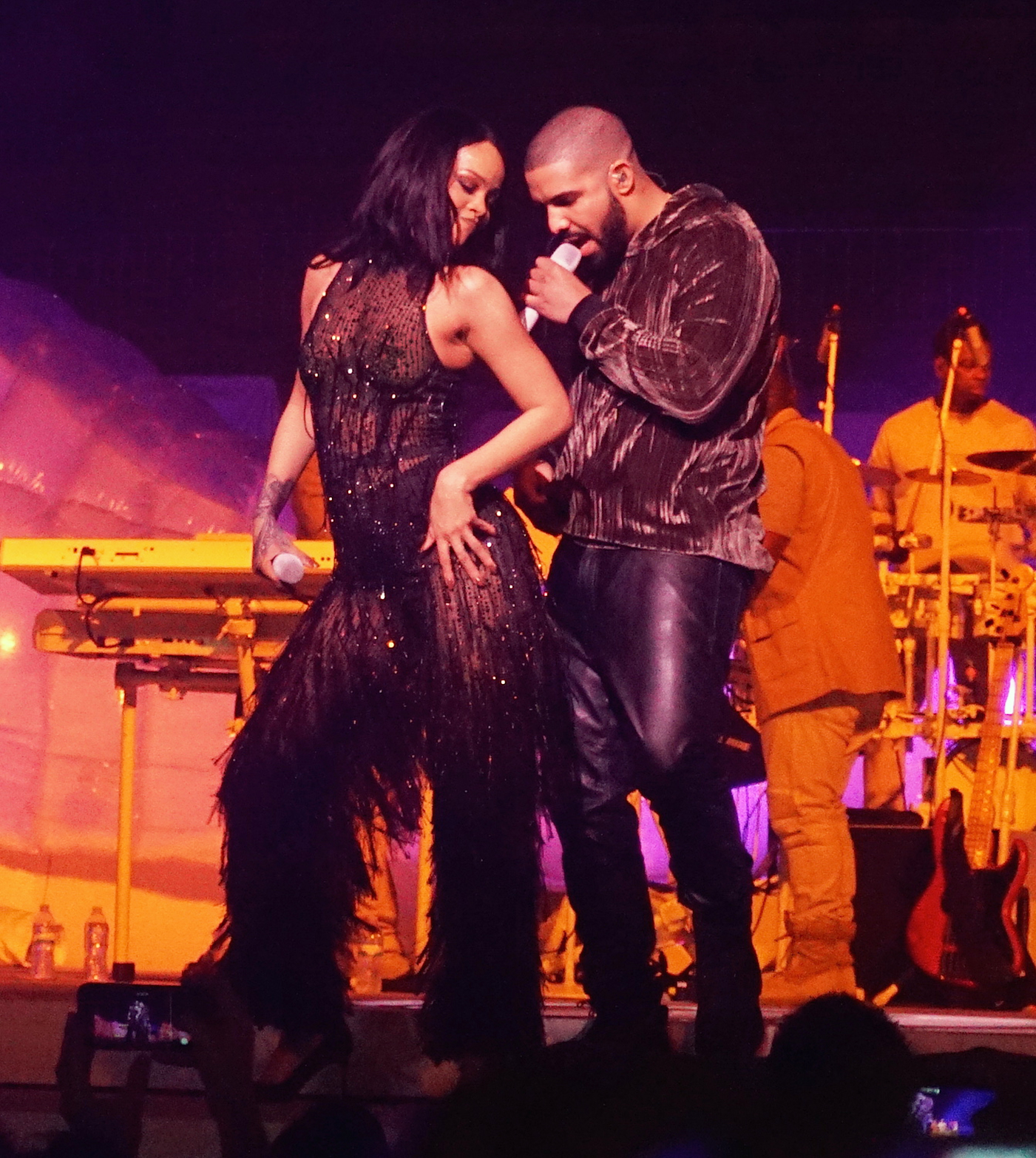 Watch Rihanna, Drake Recreate Steamy 'Work' Video During Concert