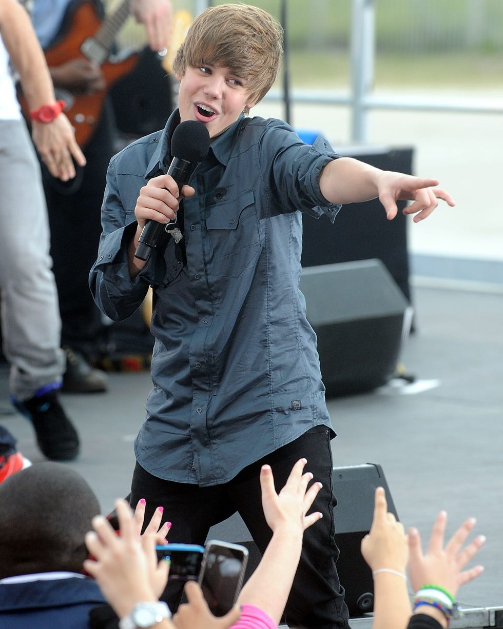 Justin Bieber: Biography, Musician, Grammy Award Winner