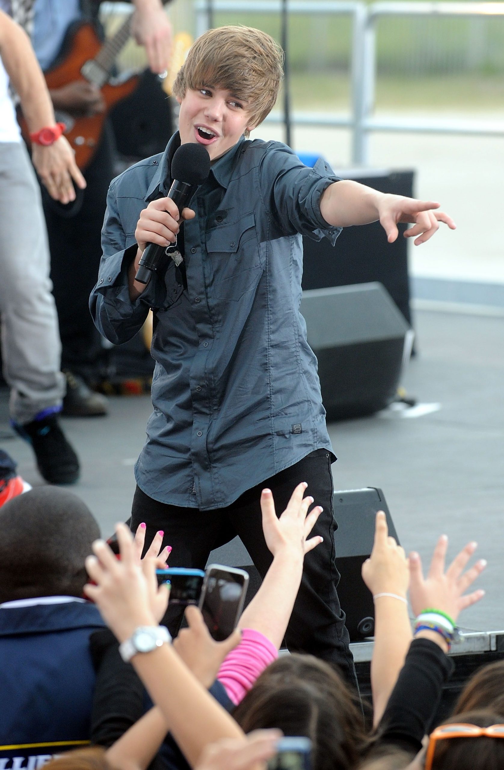Justin Bieber: Biography, Musician, Grammy Award Winner