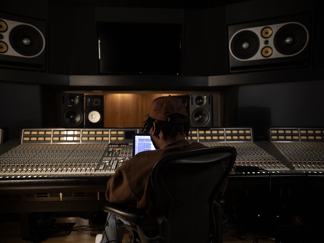 Rihanna-Fueled Home Studio Setup
