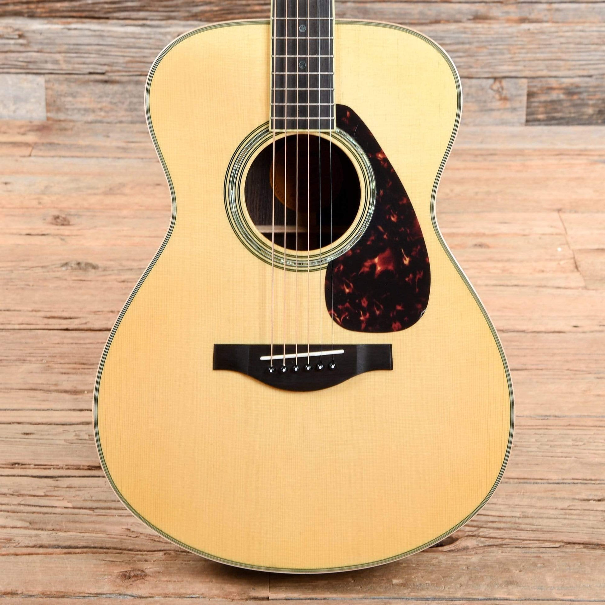 Yamaha LS16 Natural – Chicago Music Exchange