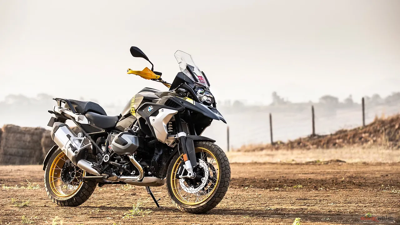 BMW R 1250 GS Price - Mileage, Images, Colours | BikeWale